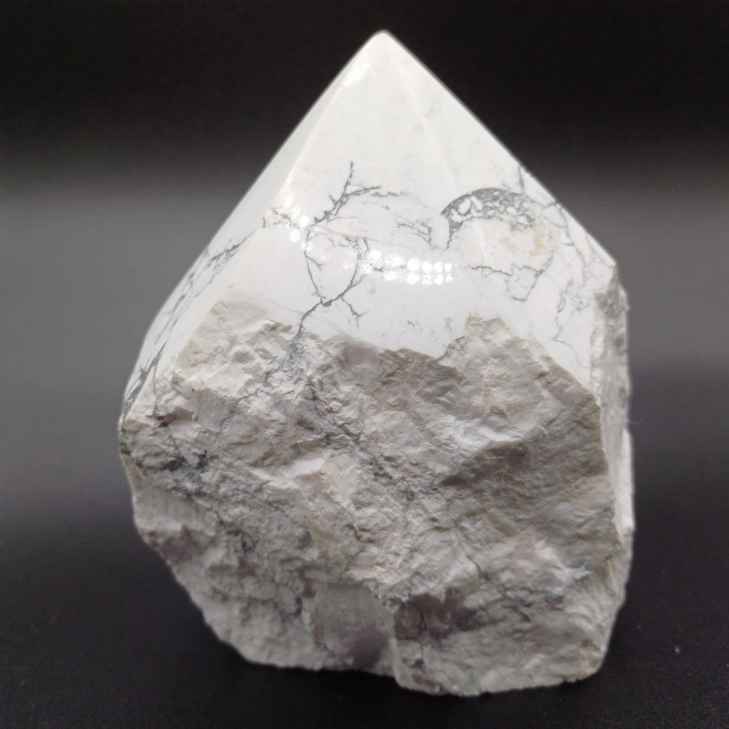 Howlite Natural Point